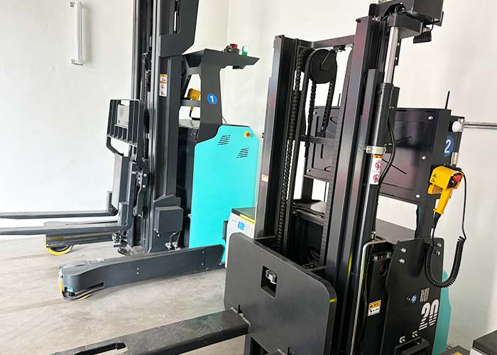 agv叉車(chē)充電樁